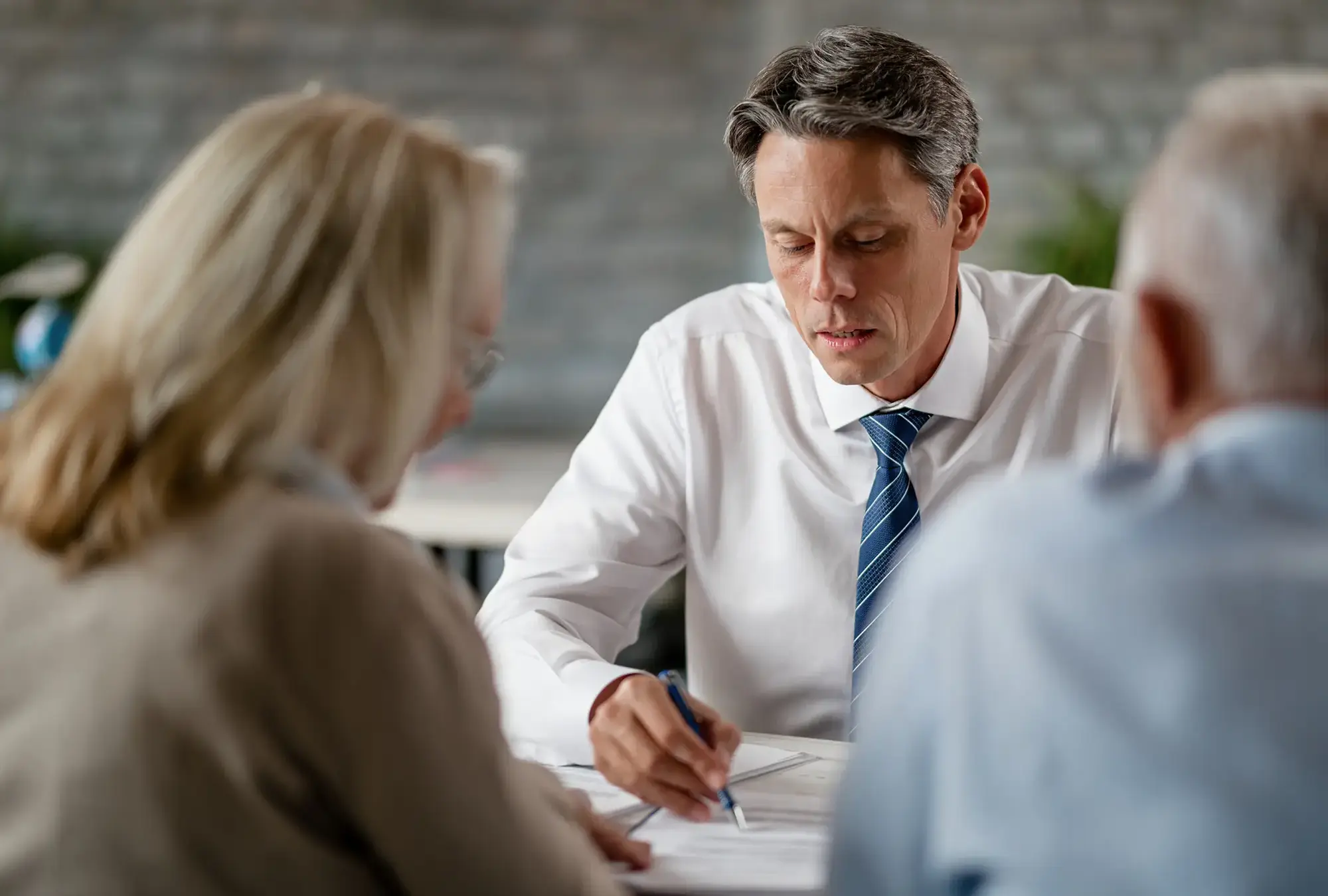 People discussing federal tax brackets